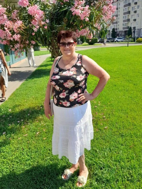 Елена Баркалова, Воронеж, 61 год, 1 ребенок, 17 фото. Ищу: Серьезного... без выноса мозга. Для создания семьи.  Анкета 799112. 