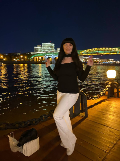 Ирина, Москва, м. Водный стадион, 43 года, 1 ребенок. Она ищет его: Познакомлюсь с мужчиной для любви и серьезных отношений, брака и создания семьи. Хочу найти родственВ разводе, сыну 16 лет, живет со мной. Добрая, заботливая, хочу встретить своего челове