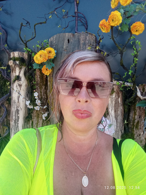 Виктория, Россия, Красногорск, 47 лет. Она ищет его: Познакомлюсь с русским мужчиной, можно с детьми, с добрым, позитивным, работающим, спокойным, без врЛюблю природу, цветы, животных, бывать у воды, бассейн, море, путешествия, дачу, поход за грибами, н