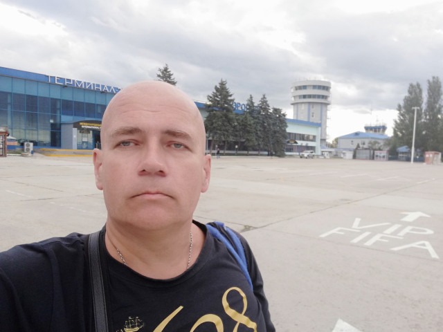 Вячеслав, Россия, Москва, 49 лет, 1 ребенок. Познакомлюсь со свободной женщиной из Москвы или Московской области, в данный момент для гостевого бРусский, коренной москвич, знающий историю своего рода. 
Гуманитарий. 
Рожден под созвездием Близн