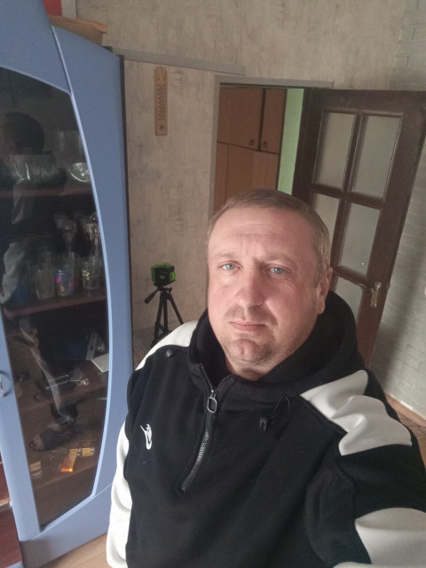 Игорь, Гомель, 46 лет, 2 фото. Познакомлюсь с женщиной для любви и серьезных отношений, брака и создания семьи.  Анкета 802256. 