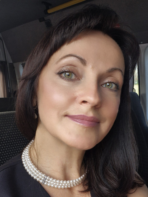 Елена, Беларусь, Минск, 49 лет, 1 ребенок. Добрая, жизнерадостная. Люблю книги, театр, природу. Обожаю печь вкусняшки). Мечтаю встретить челове