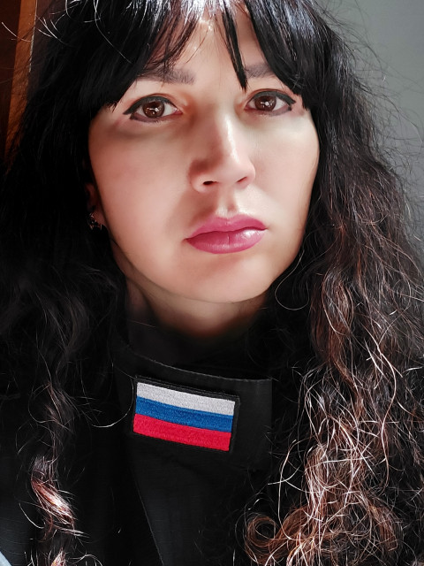 Вера, Россия, Москва, 79 лет. Хорошего)Очень Хотелось бы найти близкого человека, которого буду любить.Хотя и сладостен азарт по сразу двум идти дорогам... 
нельзя одной колодой карт играть и с дьяволом