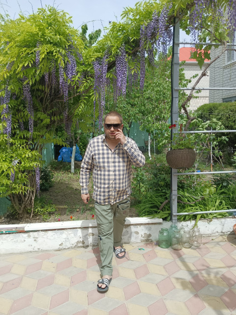 Лев, Россия, Анапа, 44 года. Он ищет её: Познакомлюсь с женщиной для любви и серьезных отношений .Ищу девушку для создания семьи( рождение ребенка)