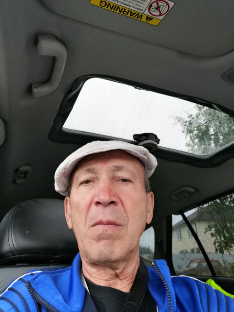 Виктор, Россия, Симферополь, 74 года. Он ищет её: Познакомлюсь с женщиной для дружбы и общения. в ходе знакомства выясняться окончательные решениясвободно хожу и двигаюсь по земле матушке. инв. 3гр. -по слуху. 