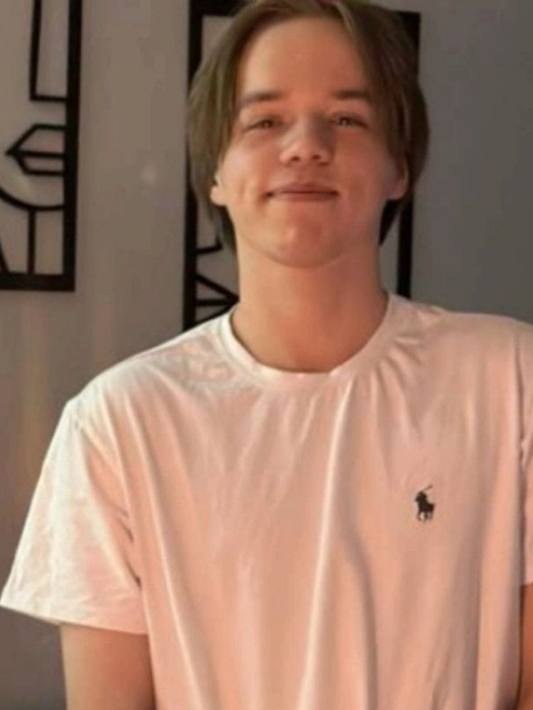 Евгений, Россия, Томск, 19 лет. Познакомлюсь с девушкой для любви и серьезных отношений. Анкета 809328. 