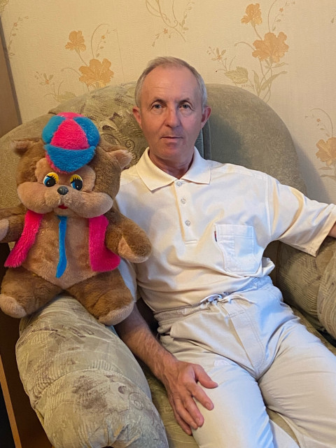 Альберт, Россия, Елабуга, 59 лет, 1 ребенок. Хочу найти цель знакомства для создания семьи, женщину хорошую, а остальное подходим мы друг другу или нет решиМеня зовут Альберт, вдовец 58 лет живу в г Елабуга ищу спутника по жизни возраст 56-59 лет, с чувст