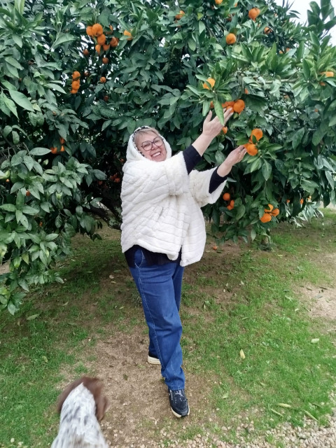 Марина, Москва, м. Орехово, 70 лет, 1 ребенок. Познакомлюсь с мужчиной для дружбы и общения.Вдова, дети взрослые. Люблю театр, прогулки