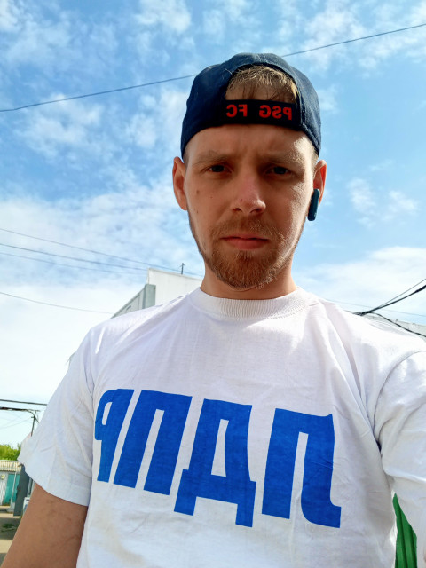 Александр, Россия, Екатеринбург, 27 лет. Он ищет её: Познакомлюсь с женщиной для любви и серьезных отношений.О себе в л/с