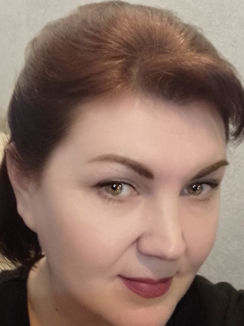 Алёна, Россия, Оренбург, 45 лет, 1 ребенок. Она ищет его: Познакомлюсь с мужчиной для любви и серьезных отношений, дружбы и общения.Спокойная, домашняя, люблю готовить. Устала от одиночества, в разводе, один ребенок. Работаю, жильё 