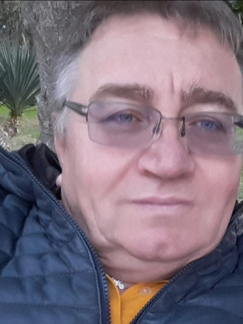 Анатолий, Россия, Калининград, 63 года, 1 ребенок. Хочу найти территории.Я родом из Запорожья, отец одиночка. 
Без вредных привычек, коммуникабельный, высшее образование.