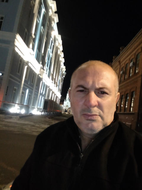 Фарман, Тюмень, 44 года, 3 фото. Познакомлюсь с женщиной для брака и создания семьи, рождения совместных детей.  Анкета 811672. 