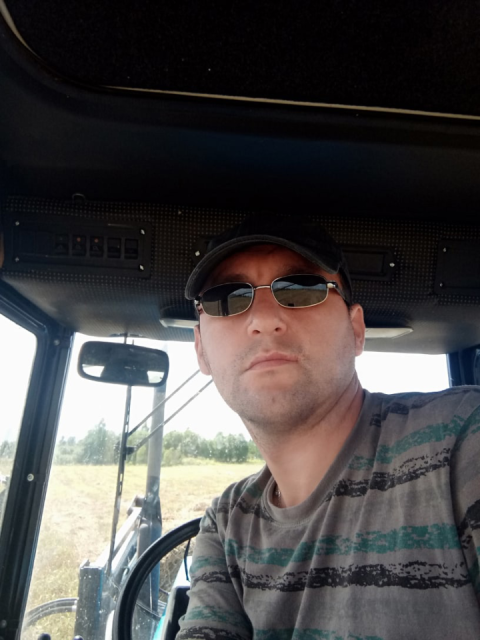 Сергей, Россия, Калуга, 40 лет. Хочу найти ЛюбимуюОбыкновенный спокойный люблю природу животных много разных увлечений