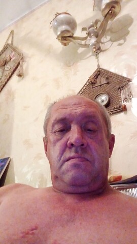 Андрей Ларюшин, Россия, Новосибирск, 60 лет. Хочу найти Маленькая худенькая 40-50 для семьиМне 59, уже на пенсии 6лет как пока отдыхаю. Жилье снимаю. Хочу семью. Полтора года женщину не видел