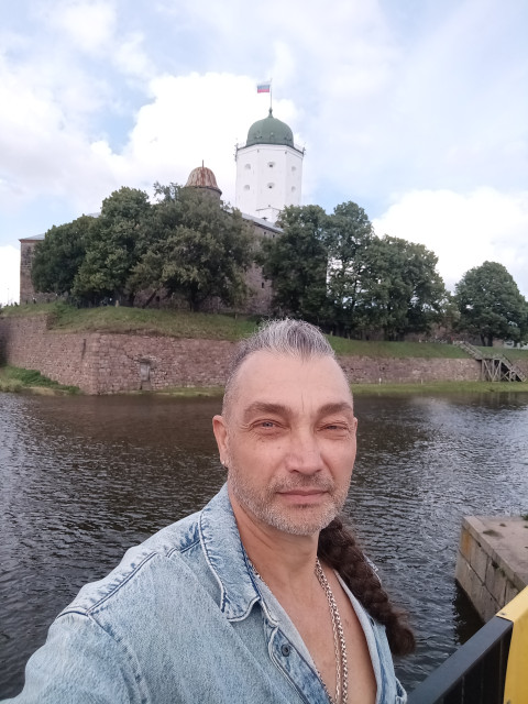 Егор Петрушев, Конаково, 52 года, 2 ребенка, 2 фото. Ищу: Я наверное старомоден но в моем видении вторая половинка это хранительница очага, хозяйка, опора и защита...  Анкета 812287. 