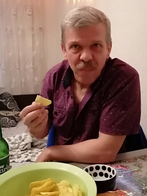 Сергей, Россия, Волгоград, 66 лет, 2 ребенка. Познакомлюсь с женщиной для любви и серьезных отношений, брака и создания семьи, дружбы и общения.Обыкновенный музыкальный пенсионер