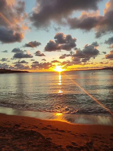 Кто-то снимает стресс алкоголем, я-морем🌅