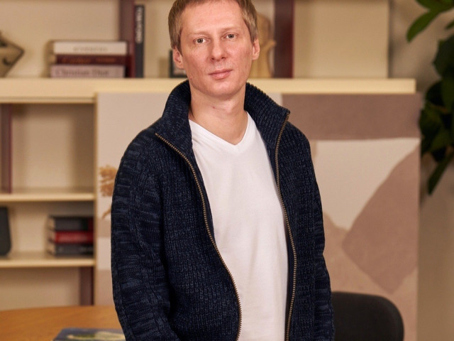 Александр, Москва, м. Жулебино, 46 лет, 1 ребенок. Хочу найти Любовь, серьезные отношения, создание семьиДобрый, осознанный, с юмором, любимое дело, бассейн, парки, кинотеатры … За наполняющие отношения на