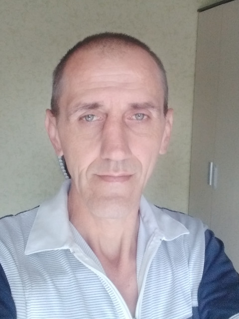 Константин, Россия, Пятигорск, 48 лет. Буду рад знакомству. С обычной простой худенькой женщиной. Для серьёзных отношений и создания семьи.
