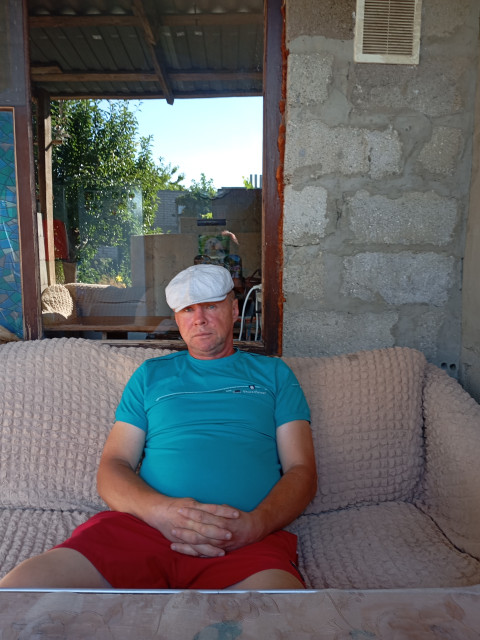 Виталий, Россия, ст.Павловская, 55 лет. Познакомлюсь с женщиной для любви и серьезных отношений.Виталий хочу познакомится с женщиной чтобы прожить с ней радости и печали.