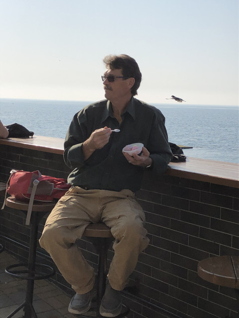 Игорь, Россия, Ростов-на-Дону, 63 года. Познакомлюсь с женщиной для любви и серьезных отношений. 
Добрую, общительную, уравновешенную, ценяОбщительный, лёгкий на подъём, остальное во время возможного знакомства.