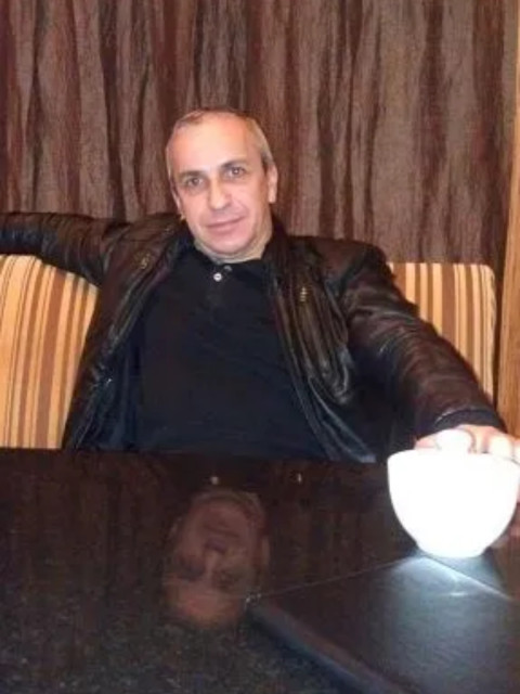 Артур, Армения, Ереван, 55 лет, 2 ребенка. Познакомлюсь с женщиной для гостевого брака, дружбы и общения. Анкета 813451. 