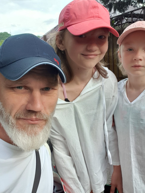 Евгений, Россия, Краснодар, 45 лет, 2 ребенка. Познакомлюсь с женщиной для любви и серьезных отношений, брака и создания семьи, дружбы и общения.Симпатичный, свободный... 
Здесь редко, если кого то заинтересовал пишите в телеграм @jackie1991