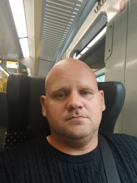 Сергей, Латвия, Рига, 41 год, 1 ребенок. Познакомлюсь с женщиной для любви и серьезных отношений, брака и создания семьи, воспитания детей.Красавчик, рабатяга, заботливыи, обеспечений, это не про меня. Нормальный средне статистический Мужч