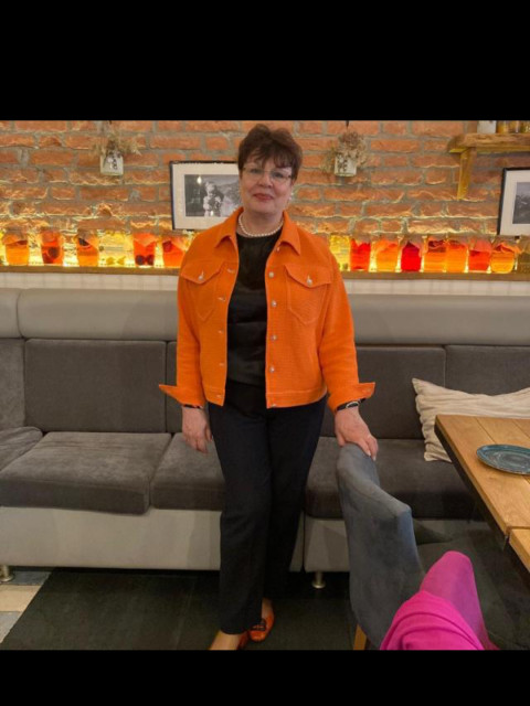 Елена, Санкт-Петербург, м. Московская, 68 лет, 1 ребенок. Она ищет его: Познакомлюсь с мужчиной для дружбы, общения и...Живу одна, сын с семьей проживает отдельно. Образование высшее, еще работаю. Все для жизни есть, кро