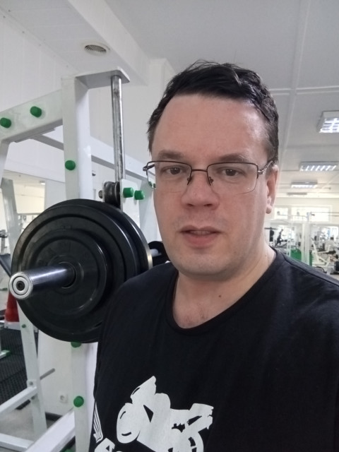 Максим Бажин, Россия, Самара, 42 года, 2 ребенка. Хочу найти Цель знакомства - построение серьезных отношений. Одноразовые встречи не интересуют.Сам с Урала, в 2008 переехал в Самару, где сейчас живут двое моих дочек 12 и 7 лет. Развелся в 2023 