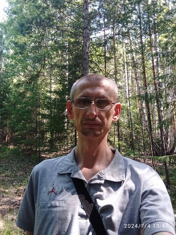 Анатолий Савчук, Россия, Первоуральск, 44 года, 1 ребенок. Хочу найти Пока общение, а там видно будет. Но это точно не должна быть женщина, которая способна из ничего сдеОбычный работяга. Не люблю шумные толпы, но прогуляться и отдохнуть на природе всегда