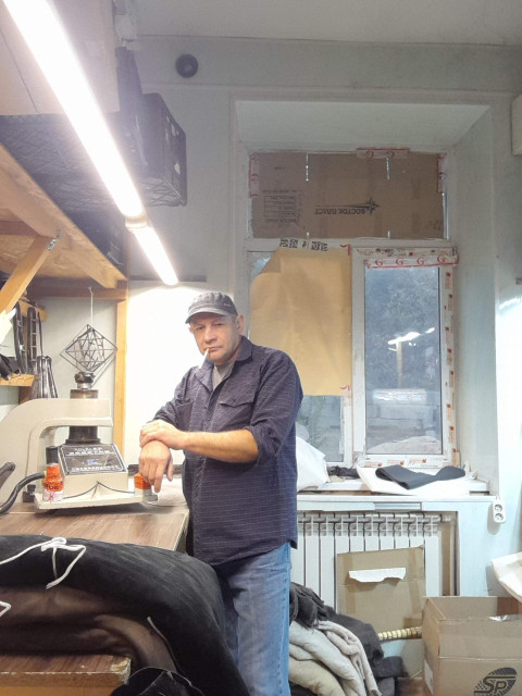 Георгий, Россия, Ростов-на-Дону, 49 лет. Познакомлюсь с женщиной для дружбы и общения.Работаю, живу, дышу и СЛАВА БОГУ. 
Нет своего жилья, нет левой стопы, работаю в сапожном цеху разно