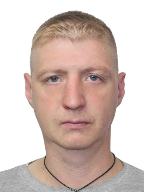 Илья Фролов, Россия, Орёл, 41 год, 2 ребенка. Хочу найти Милую, добрую, начитаннуюО себе: 
Я — романтик в душе и мечтатель по натуре. Жизнь для меня — это яркая палитра, на которой 