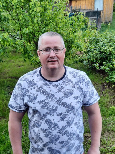 Сергей, Россия, Тихвин, 48 лет, 2 ребенка. Он ищет её: Познакомлюсь с женщиной для любви и серьезных отношений, брака и создания семьи, воспитания детей, рВ разводе. Живу в своем доме в деревне. Работаю, не курю, адекватный.