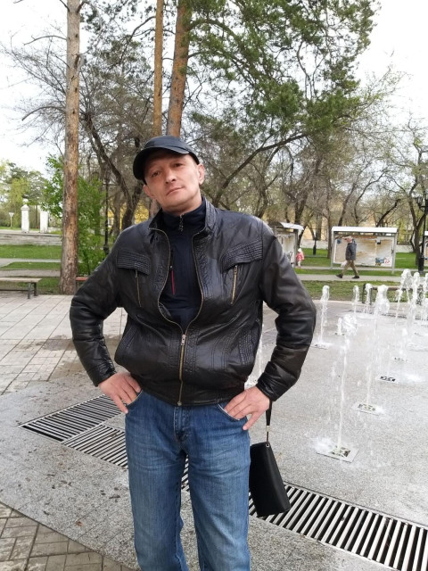 Дмитрий, Россия, Ангарск, 51 год. Познакомлюсь с женщиной для любви и серьезных отношений, воспитания детей, рождения совместных детейВсё нормал!