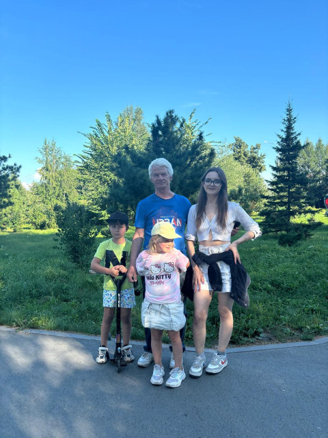 Я с внуками в парке