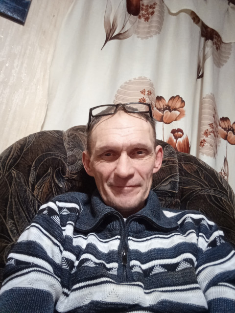 Сергей, Россия, Богучар, 52 года. Познакомлюсь с женщиной для любви и серьезных отношений, брака и создания семьи, рождения совместныхПо гороскопу Лев....., был женат в разводе, дети взрослые живут отдельно . 
Рад знакомству..... пиш