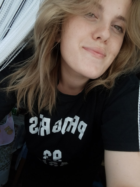 Арина, Кыргызстан, Бишкек, 22 года, 1 ребенок. Она ищет его: Познакомлюсь с парнем для любви и серьезных отношений, брака и создания семьи, воспитания детей, рожУ того, кто управляет моей жизнью, отличное чувство юмора.