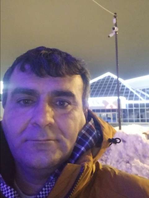 Сахиб, Россия, Климовск, 47 лет, 1 ребенок. Хочу найти Красивую спокойную с доброй душойАзербайджанец живу и работаю в Москве занимаюсь отделкой ремонт квартир