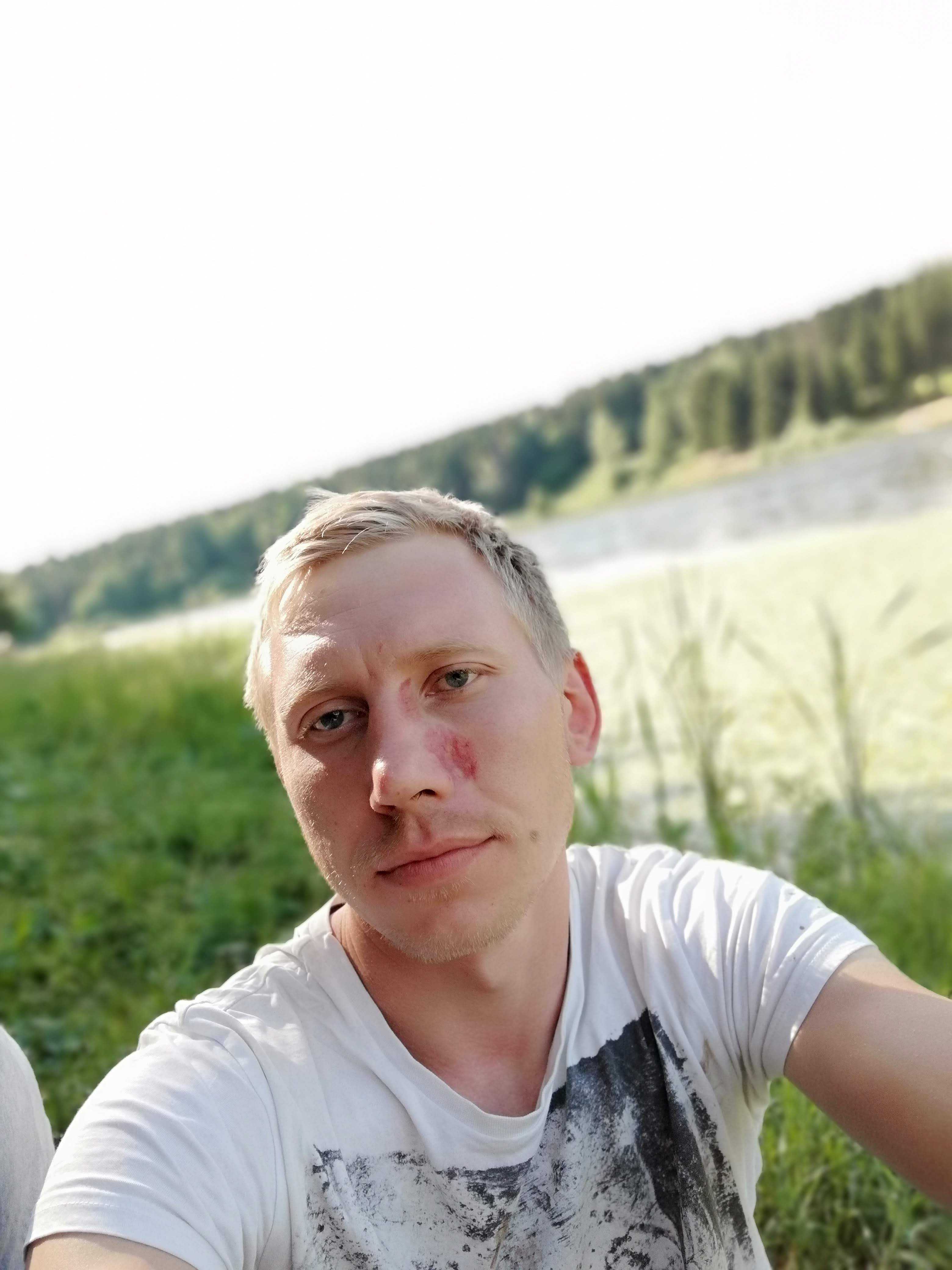 Владимир Рослин, Россия, Сергиев Посад, 35 лет. Он ищет её: Для серьезных отношенийРост 183 см
Вес 80 кг