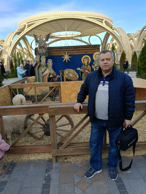 Геннадий, Россия, Севастополь, 65 лет. Познакомлюсь с женщиной для любви и серьезных отношений. 
Познакомлюсь с одинокой женщиной проживаюРаботающий пенсионер, живу на берегу моря на Северной стороне Севастополя. С руками и головой всё в 