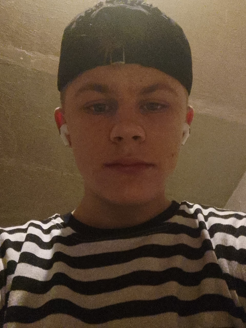 Александр, Симферополь, 21 год, 1 фото. Он ищет её: девушкой для любви и серьезных отношений, брака и создания семьи.  Анкета 816260. 