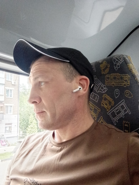 Яков, Россия, Балашиха, 38 лет. Познакомлюсь с женщиной для любви и серьезных отношений, брака и создания семьи, гостевого брака, воПростой деревенский парень. Водку не пью, но курю. Работящий и отзывчивый. Ищу девушку для серьёзных