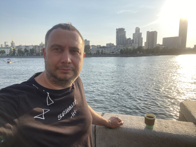 Борис, Россия, Екатеринбург, 45 лет, 2 ребенка. Познакомлюсь с женщиной для любви и серьезных отношений, брака и создания семьи.Работаю в строительной сфере, занимаюсь спортом, люблю отдых на природе, охотник, добрый, заботливый