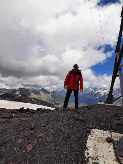 Андрей, Россия, Москва, 50 лет, 1 ребенок. Познакомлюсь с женщиной для любви и серьезных отношений, гостевого брака, дружбы и общения.Не курю. Занимаюсь спортом. Все у меня отлично)