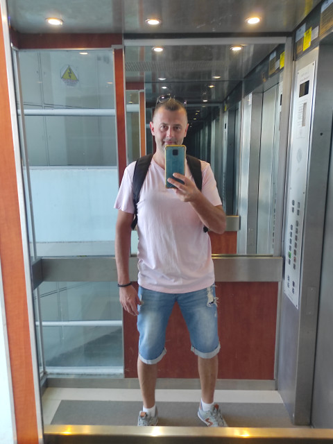 Паша, Минск, м. Площадь Якуба Коласа, 41 год. Познакомлюсь с женщиной для любви и серьезных отношений, брака и создания семьи, рождения совместныхСимпатичный молодой брюнет с карими глазами) Позитивный, целеустремленный, заботливый, с хорошим чув