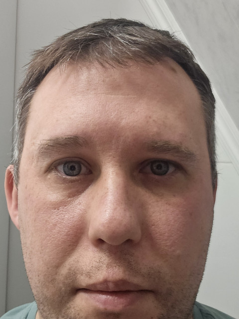 Андрей, Москва, м. Саларьево, 38 лет, 1 ребенок. Хотелось бы познакомиться с женщиной для не регулярных встреч, общения, дружбы. Ну а по взаимному жеДобрый, позитивный. Хожу в спортзал, читаю книги. Люблю путешествовать, как за границу, так и на маш