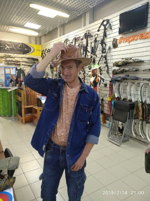 Виктор, Санкт-Петербург, м. Площадь Александра Невского, 47 лет, 2 ребенка. Познакомлюсь с женщиной для любви и серьезных отношений. простую русскую без комплексовЖивой, работаю на двух работах. 
Живу с мамой и сестрой.