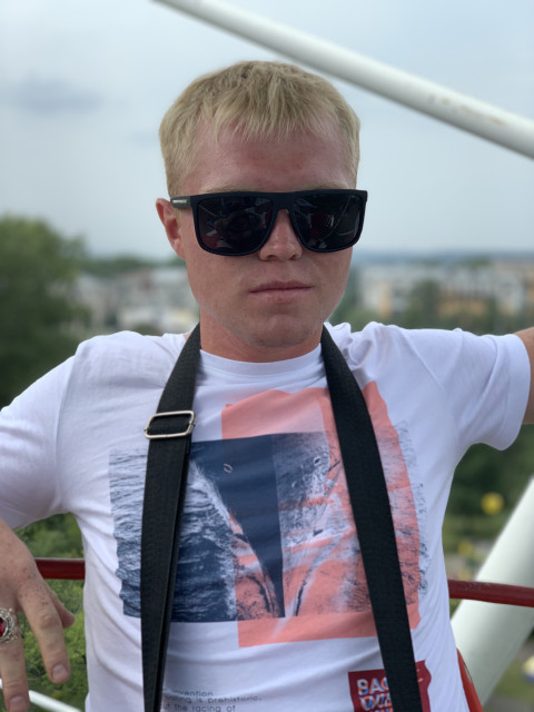 Андрей, Санкт-Петербург, м. Петроградская, 28 лет. Познакомлюсь с женщиной для любви и серьезных отношений.Я обычный парень приехал в Питер работать ищу женщину, которая примет приютит, и мы будем жить и рад