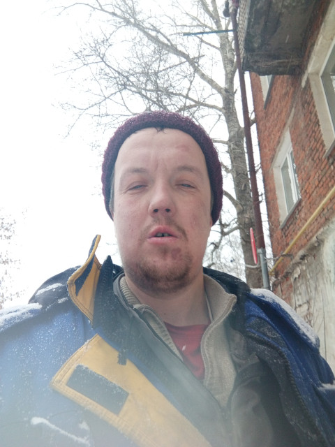 Александр, Россия, Ижевск, 32 года. Познакомлюсь с женщиной для любви и серьезных отношений.Добрый